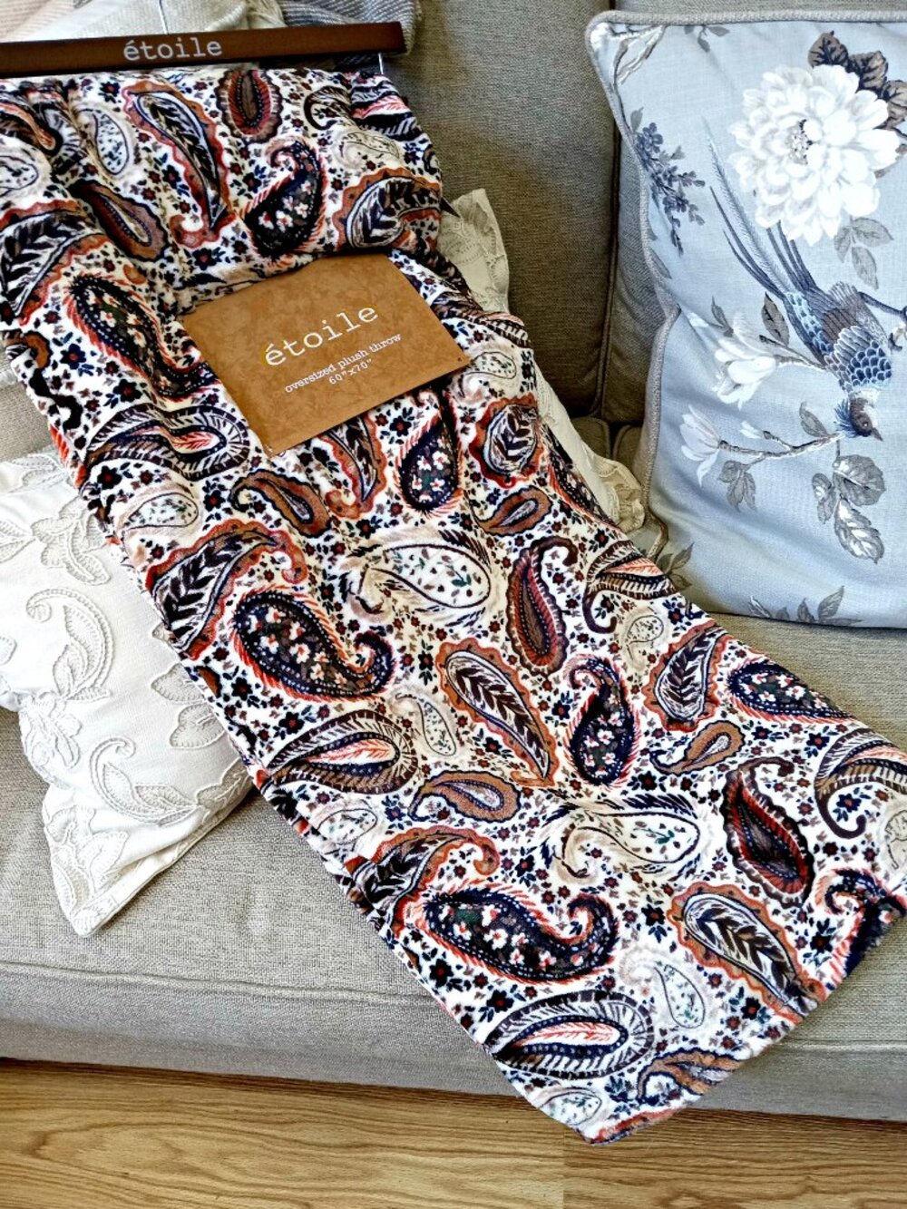NEW! FRENCH FARMHOUSE PAISLEY PLUSH THROW BLANKET